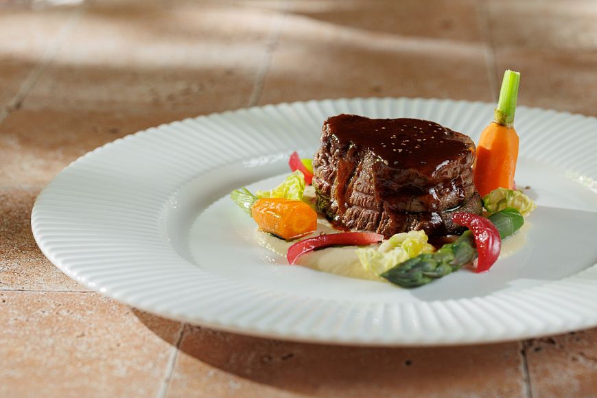 Buono новые летние блюда в видовом ресторане Боно сезонное обновление в панорамном ресторане отель Radisson Collection Hotel на Кутузовском